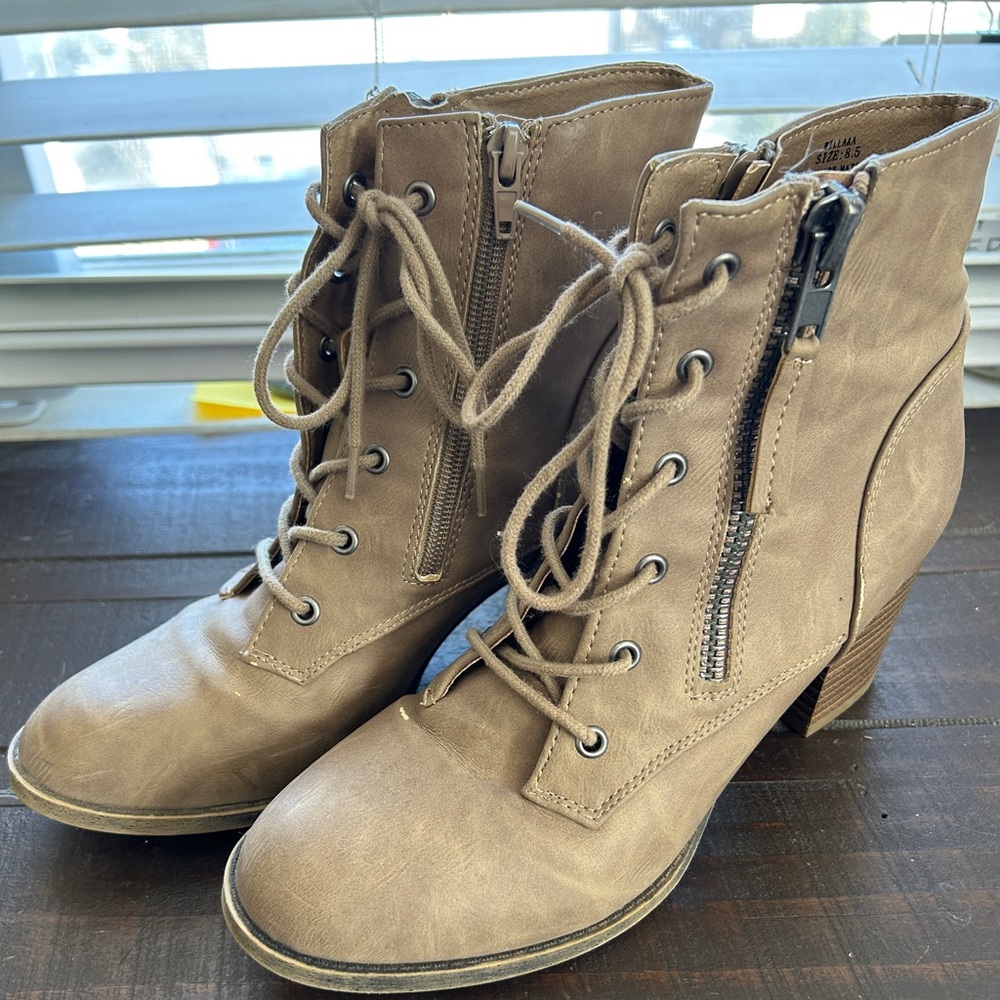 Madden Girl Zip Short Boots. Size 8 1/2